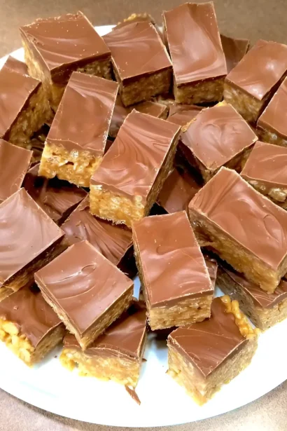 Chewy-Snickers-Brownies-Recipe