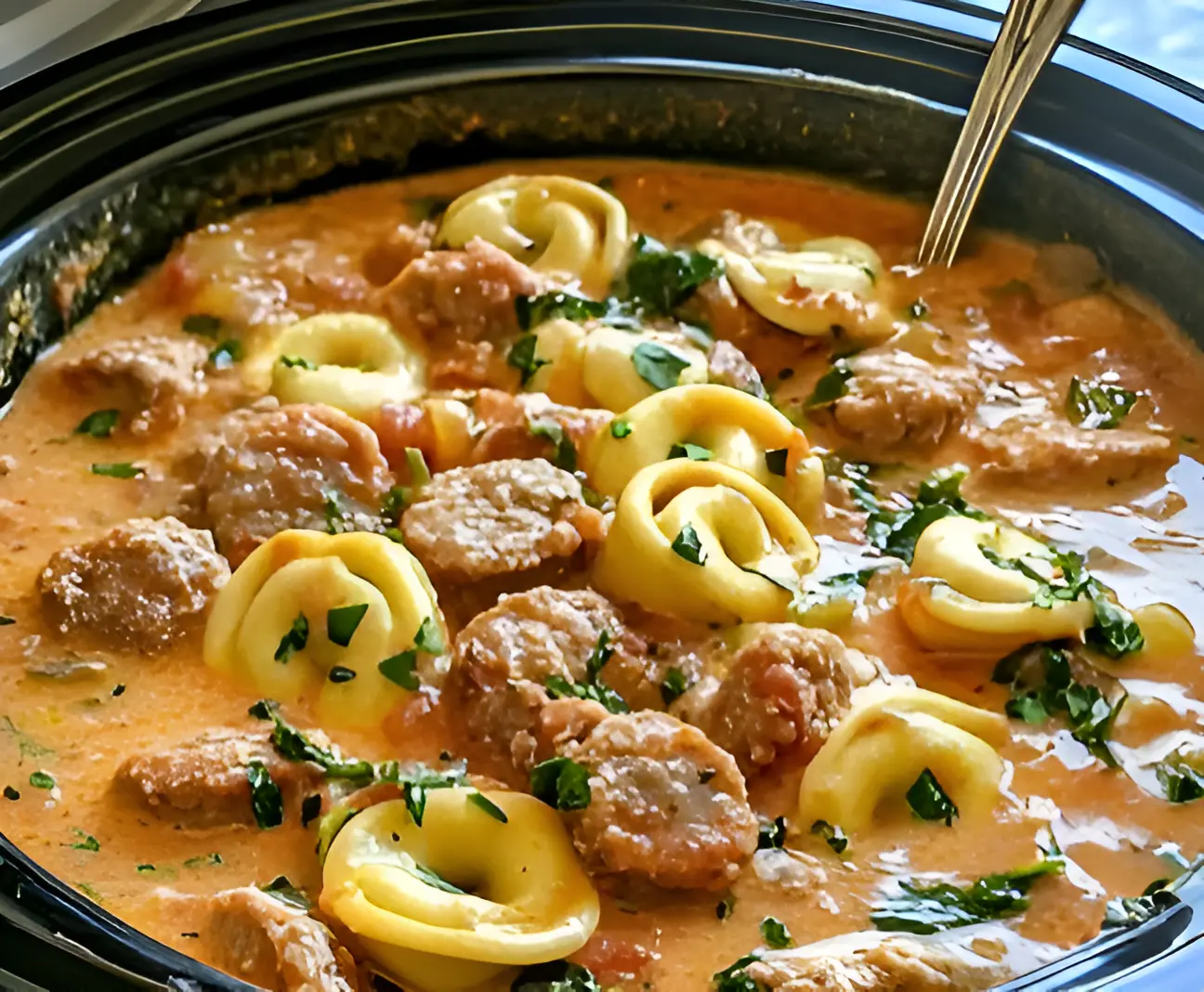 Easy One-Pot Creamy Tomato Tortellini