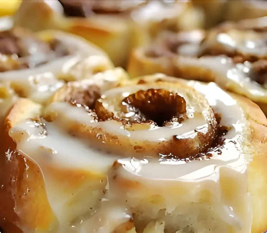 Easy Banana Cinnamon Rolls Recipe