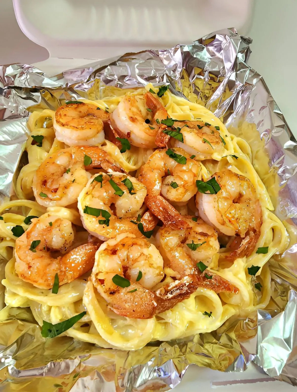 Classic Shrimp Alfredo Pasta
