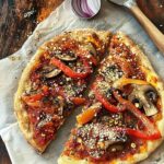 Ultimate Vegan Pizza: Delicious Garlic-Herb with Veggies