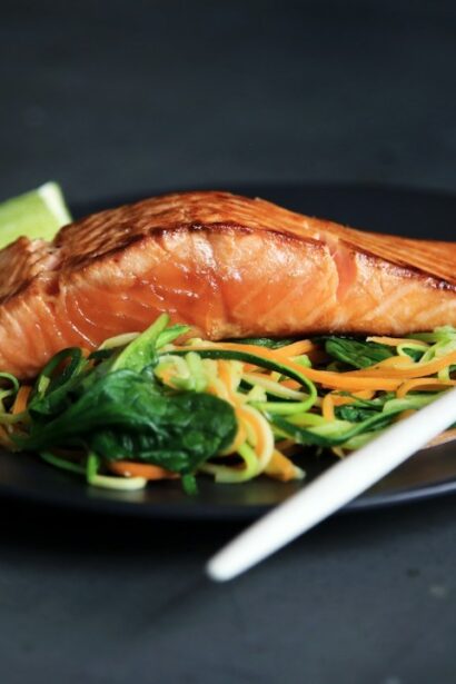 20-Minute Honey Garlic Butter Salmon Bites