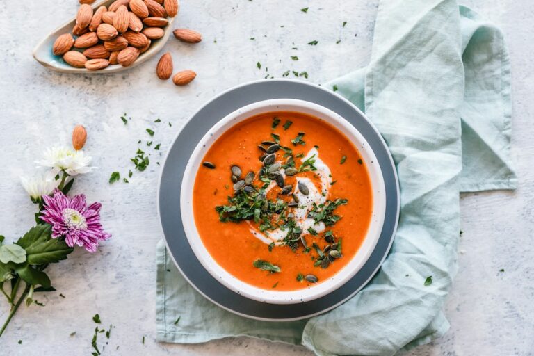 Slow Cooker Creamy White Chicken Chili with Green Chilies