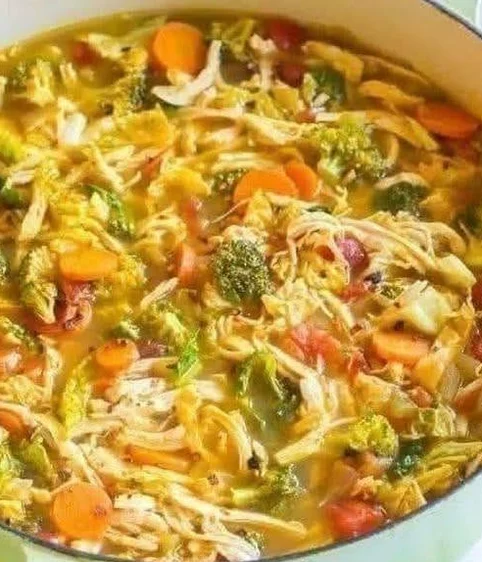 Healthy Chicken Vegetable Soup with Broccoli and Carrots